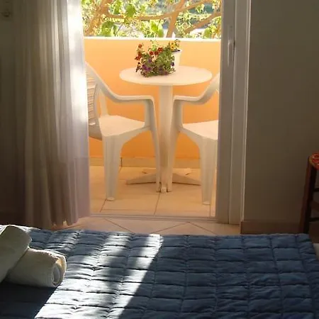 Athina 3* Bali (Crete)